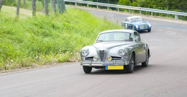 Oldtimer op de weg